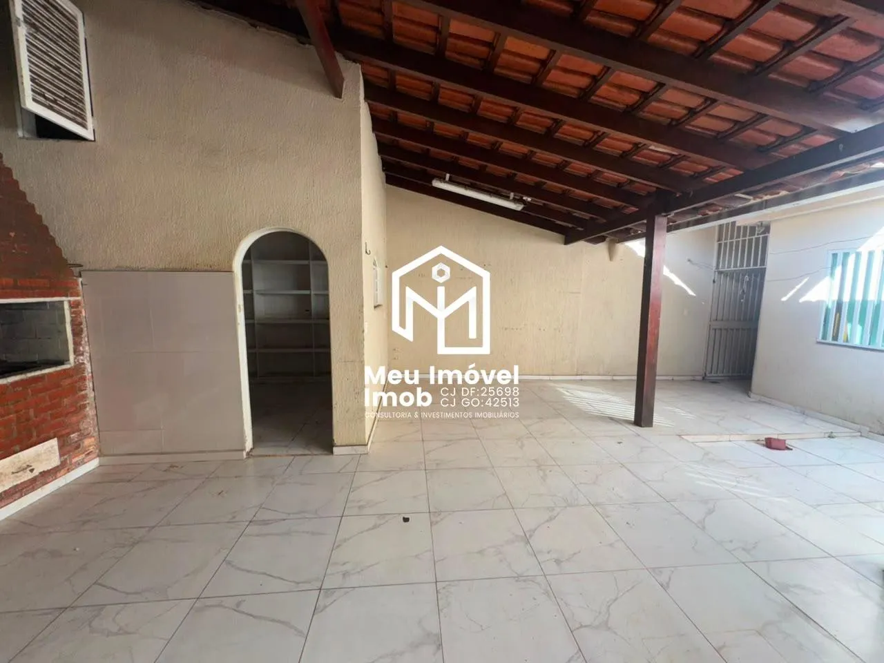 Imagem Casa 4 Quartos 2 Suítes 4 Vagas 340m² Taguatinga Norte/DF