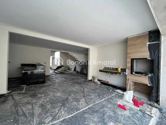 Imagem Casa à venda no Condomínio Portal do Jequitibá em Valinhos.

Sobrado com 3 suítes, sendo 1 suít...