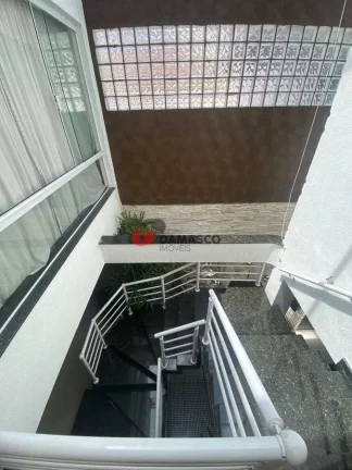 Imagem Sobrado à venda 3 Quartos, 3 Suites, 4 Vagas, 347M², Campestre, Santo André - SP