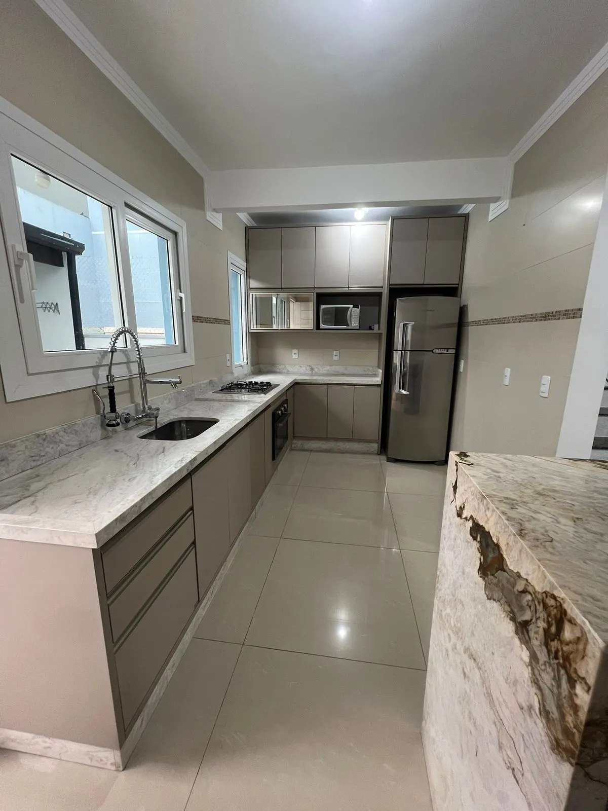 Imagem Casa sobrado em Gravatai de 3 dormitórios e 2 vagas