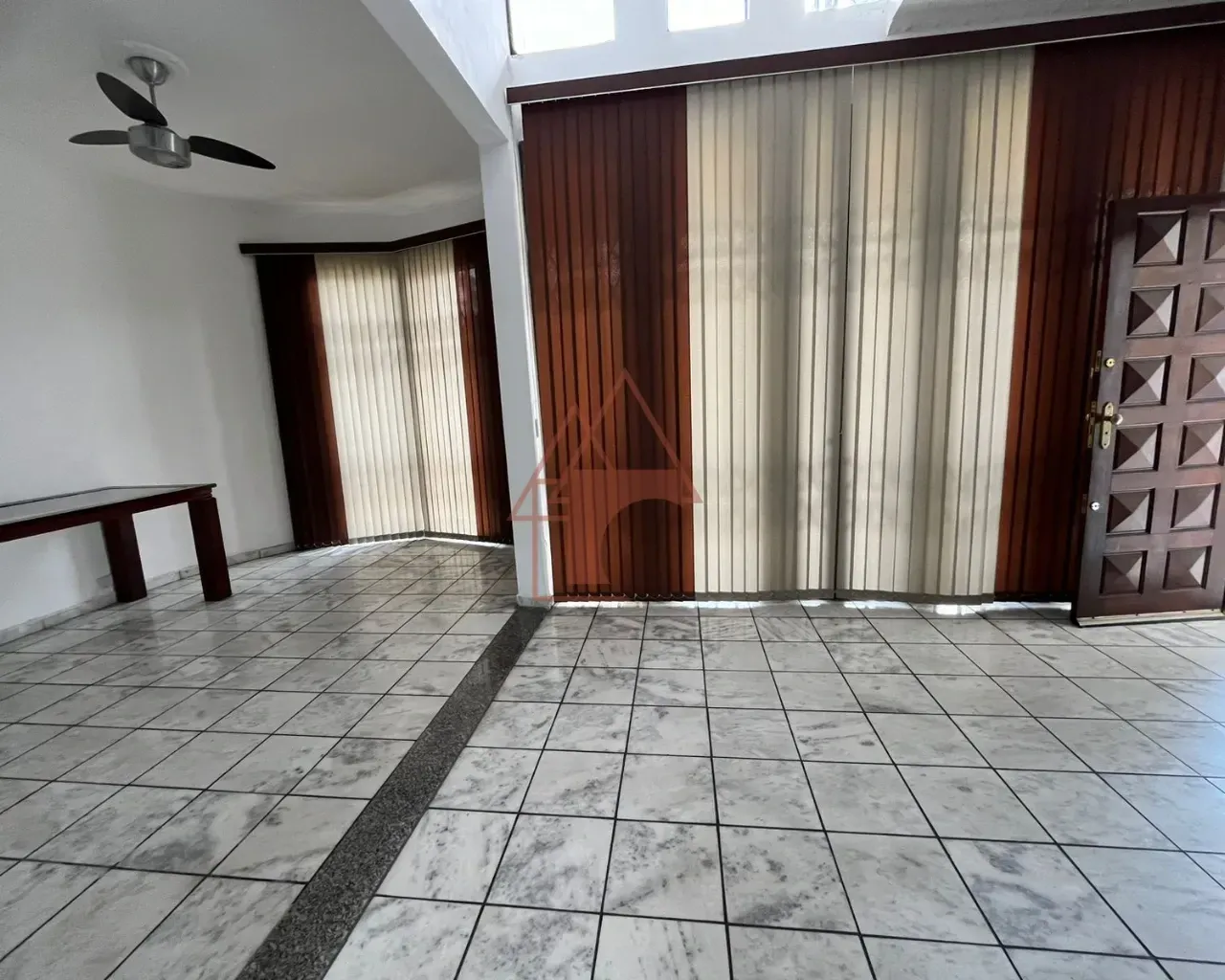 Imagem Sobrado com 4 Quartos à Venda, 367 metros em Vila Ponte Nova - Cubatão