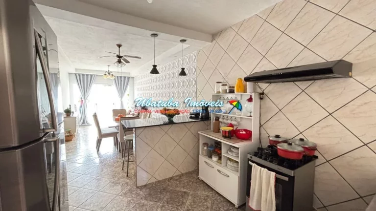 Imagem Casa a 200 metros da Praia do Perequê-açu com edícula