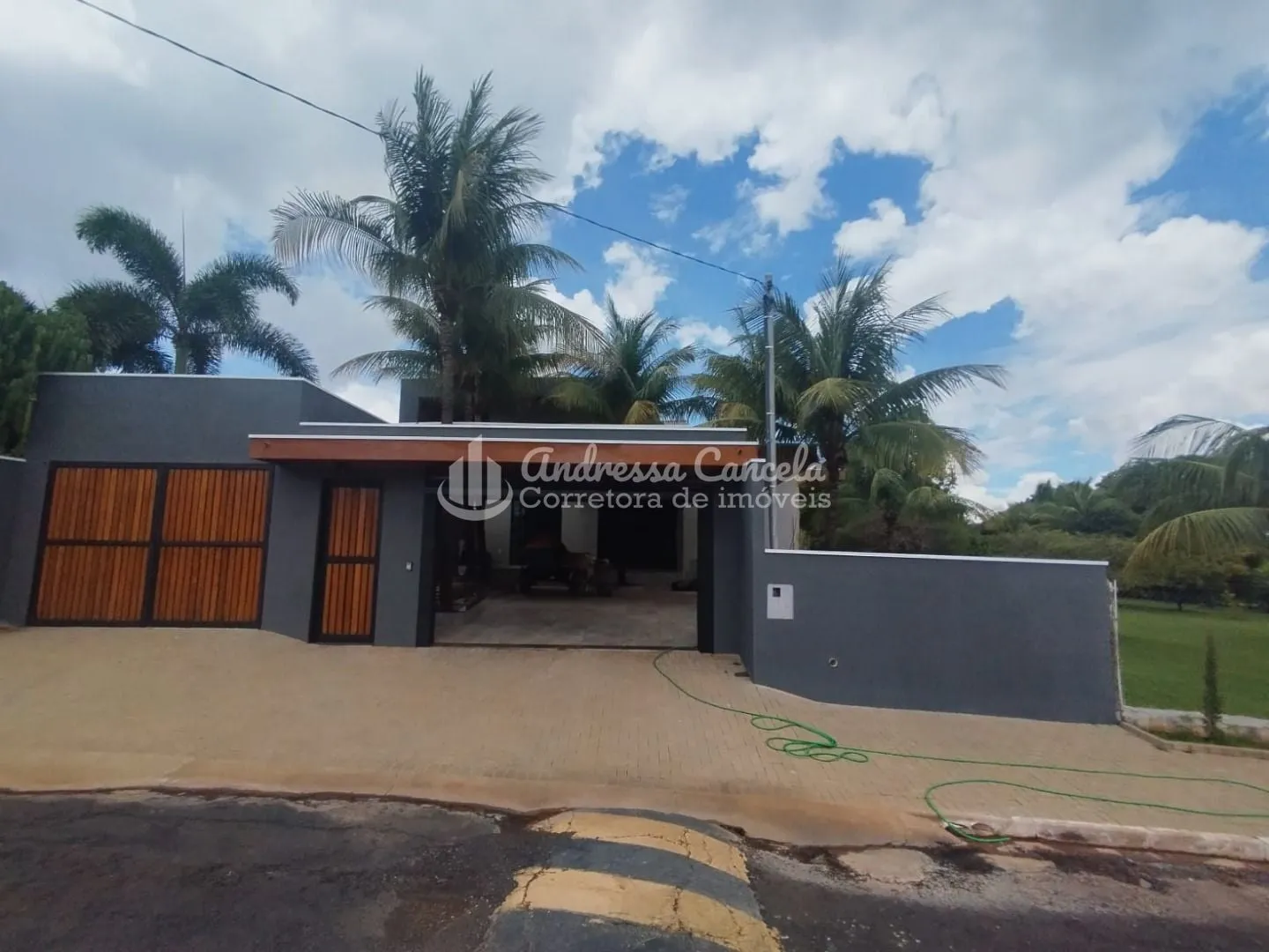Rancho com 3 dormitórios à venda, 500 m² por R$ 3.090.000 - Condomínio Lago e Sol em Condomínio Lago e Sol, Fronteira - MG