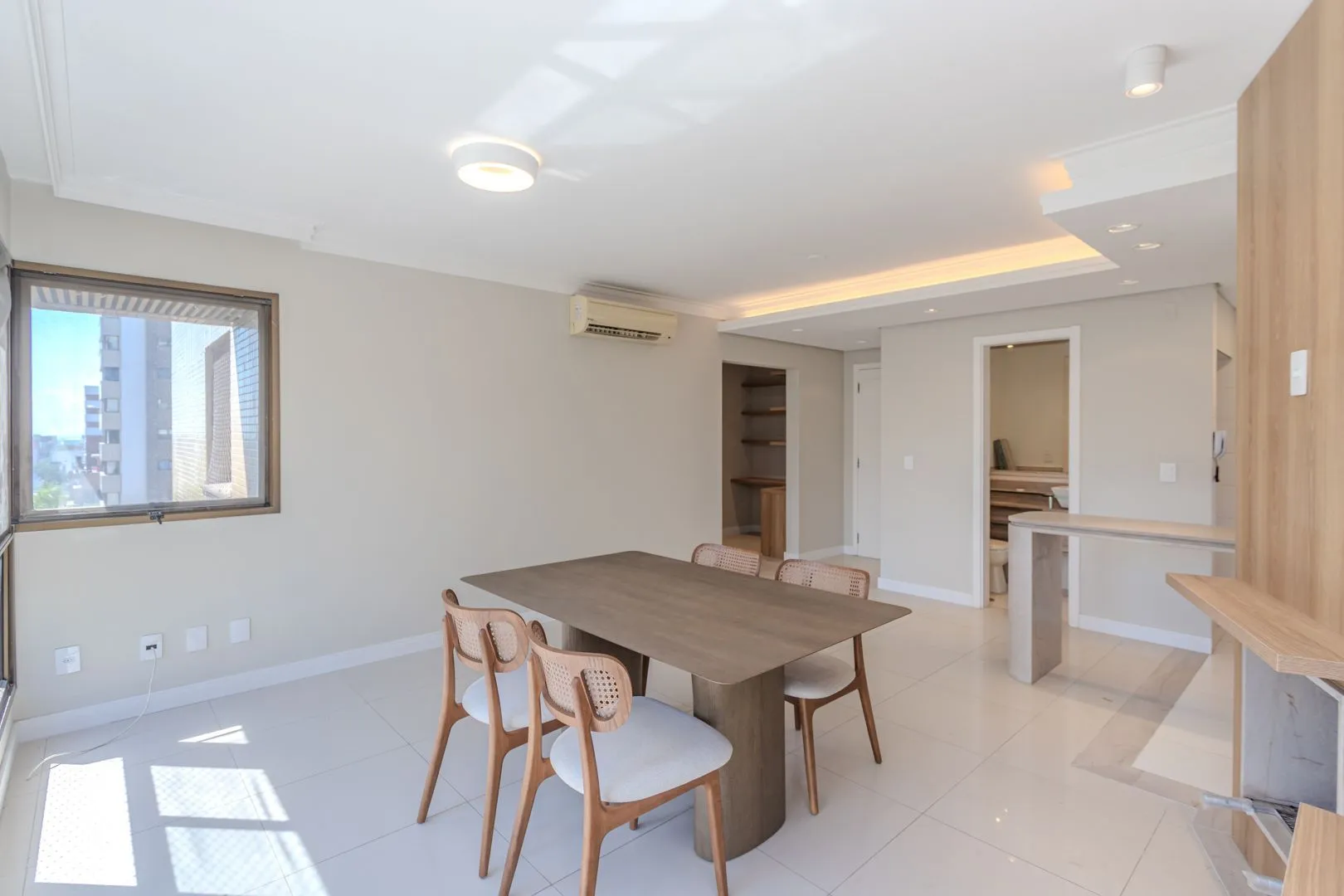 Imagem Apartamento no bairro Mont Serrat de 2 suítes e 2 vagas DESOCUPADO