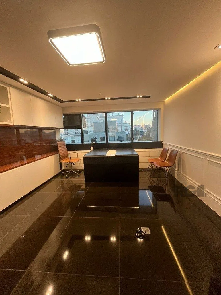 Imagem Prestígio e Conforto: Sala Comercial c/ Vaga no Moinhos de Vento