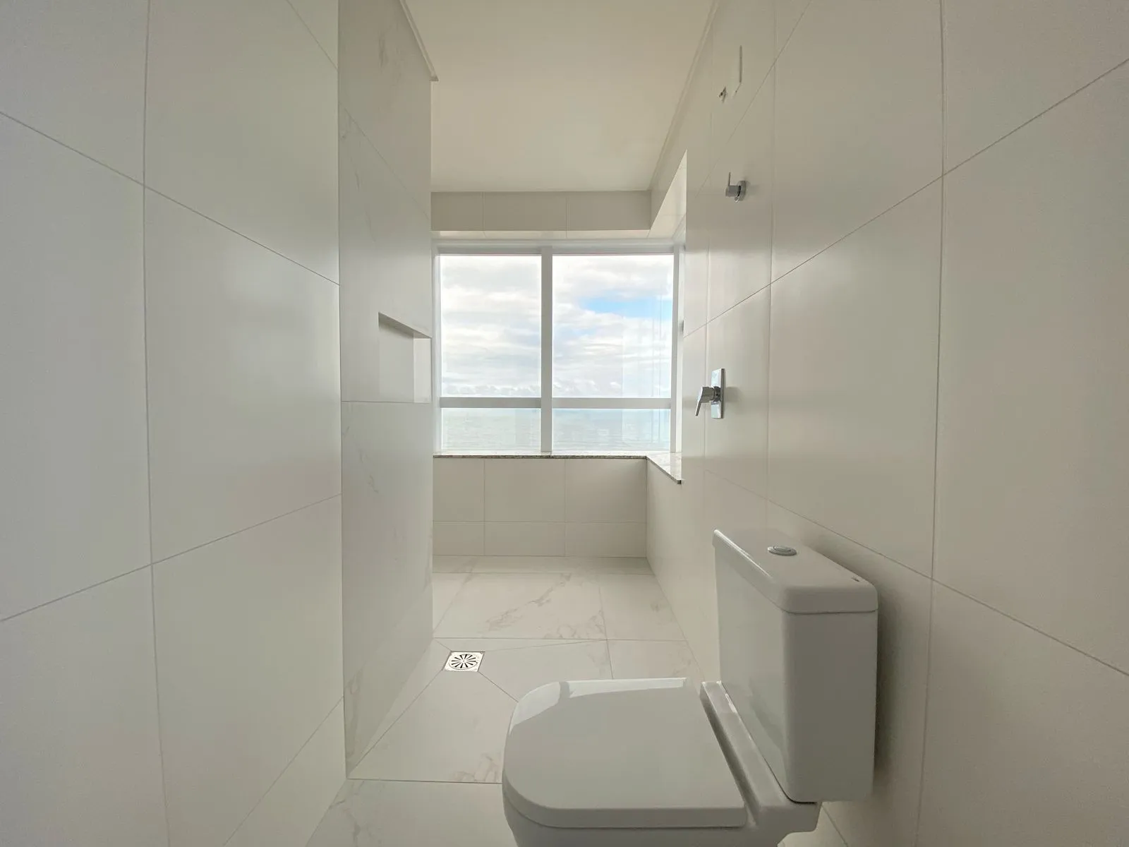 Imagem Apartamento com vista para o mar à venda com 157m2 por R$ 3.400.000,00