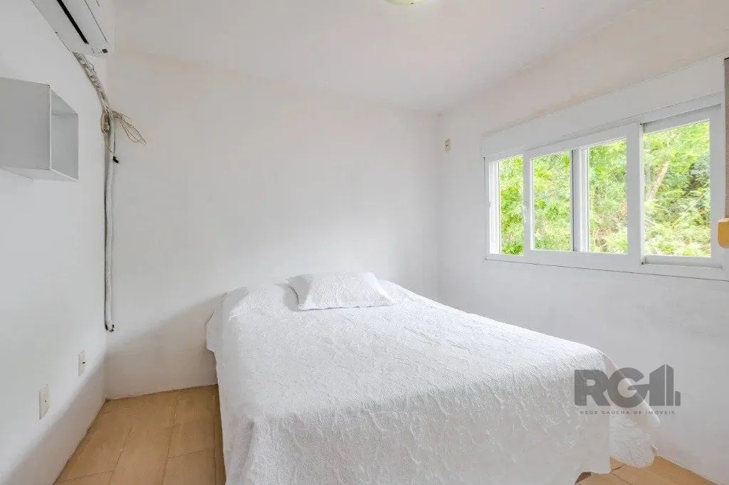 Imagem Casa com 3 dormitórios no bairro Jardim Isabel