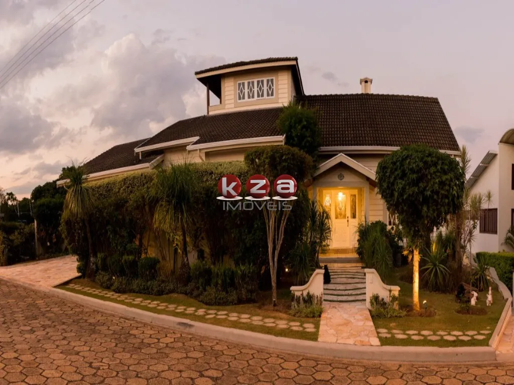 Foto do imóvel Espetacular casa de alto padrão em condomínio na Vila Embaré, Valinhos-SP: 5 quartos, 5 suítes, 3 salas, 7 banheiros, 9 vagas, 630m². Venha conferir!