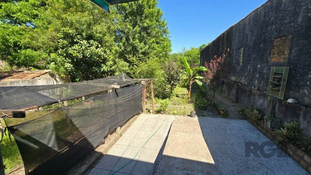 Imagem Casa com 161,25m², 3 dormitórios, 4 vagas no bairro Belém Novo