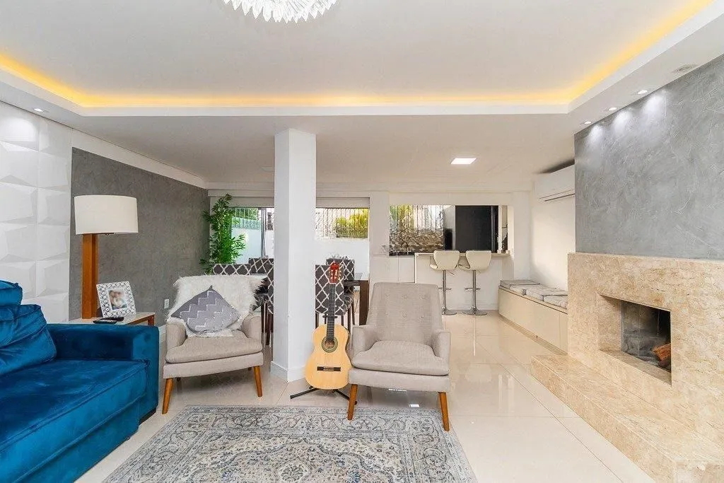 Imagem Casa em condomínio com 4 quartos, 2 suítes e 2 vagas à - Jardim Sabara