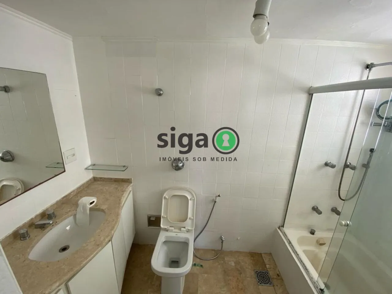 Imagem Apartamento no Jardim Paulista com 167m², 4 quartos, 1 suíte, 2 vagas.