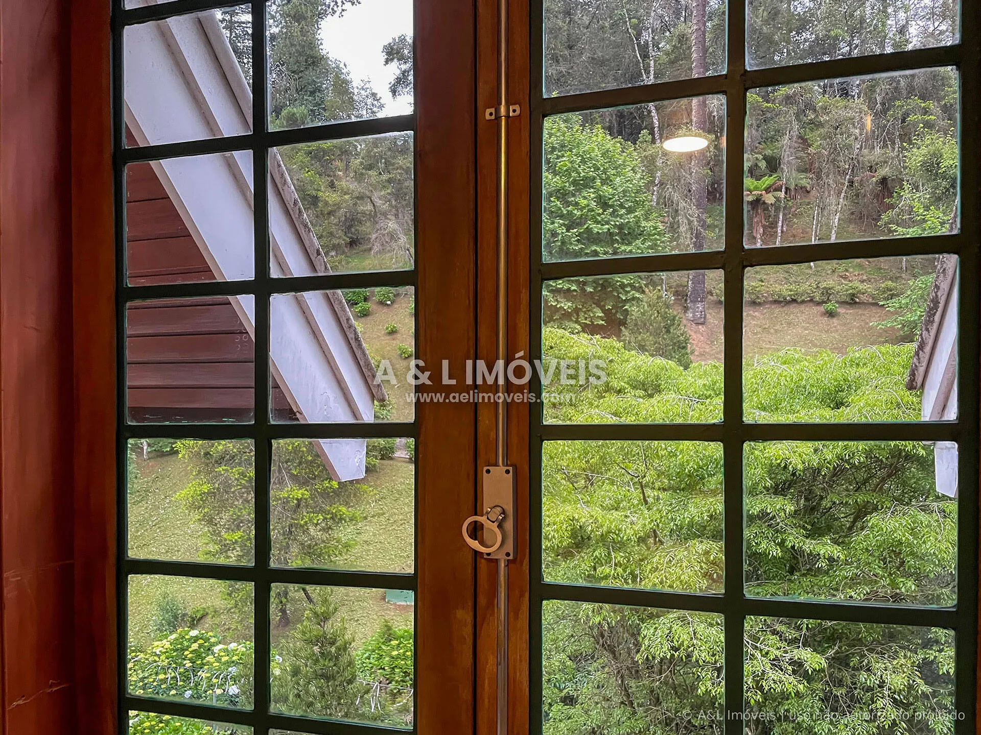 Imagem Cobertura Duplex em Capivari - Lareira, Mezanino e 200 m²