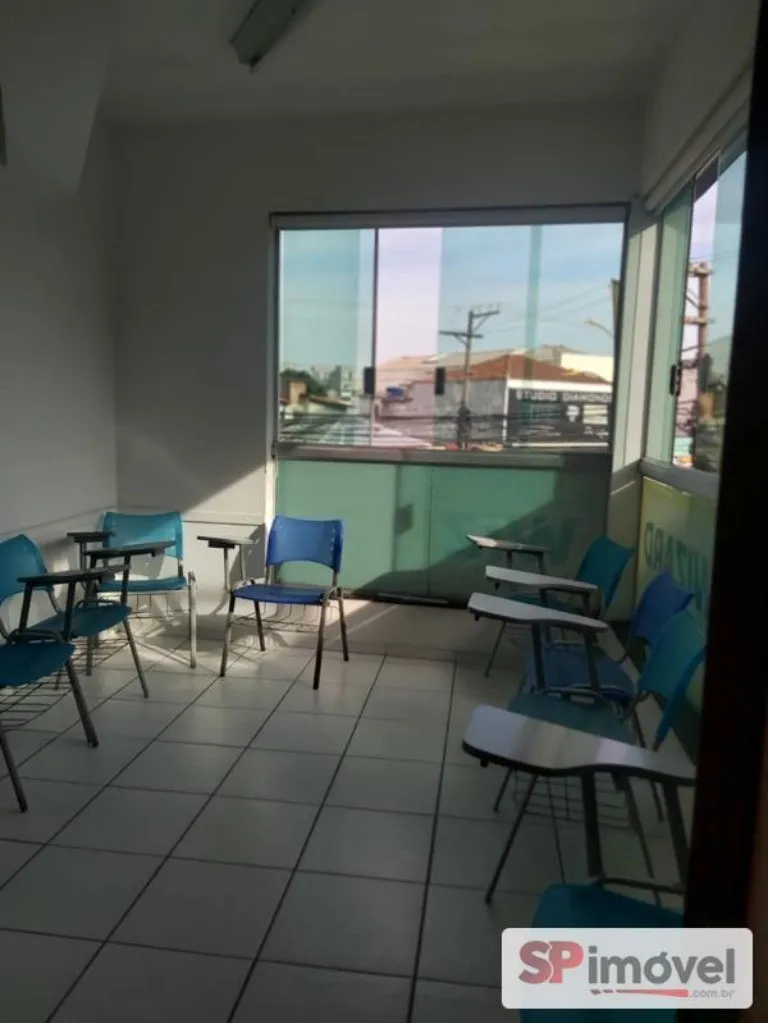 Imagem Locação de Prédio Comercial na Santa Terezinha, Santo André-SP: 2 Banheiros e 360,00 m² de Área.