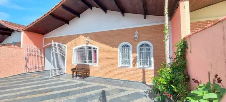 Foto do imóvel CASA COM TRES DORMITORIOS SENDO UMA SUITE, FACE NORTE