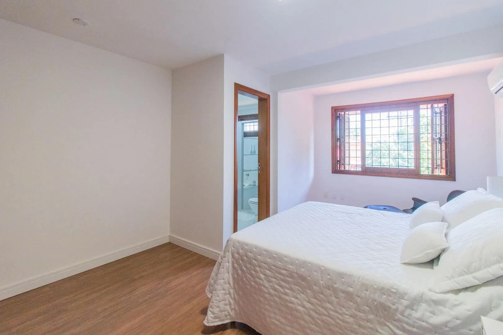 Imagem Casa para Venda - 410m², 3 dormitórios, sendo 3 suites, 2 vagas - Ipanema