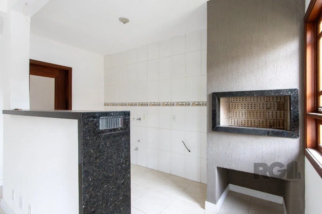 Imagem Sobrado 2 dormitórios mais terreno de esquina de 192m2