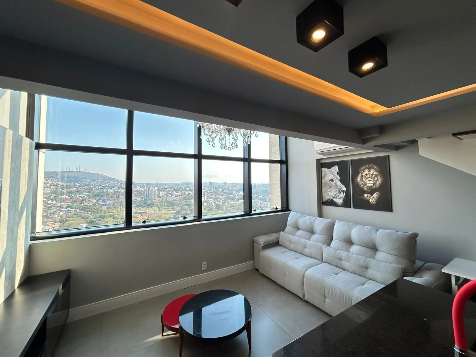 Imagem Apartamento duplex a venda, mobiliado e decorado, planta de 57 m2 com 1 dormitório, 2 vagas e 1 depósito.
