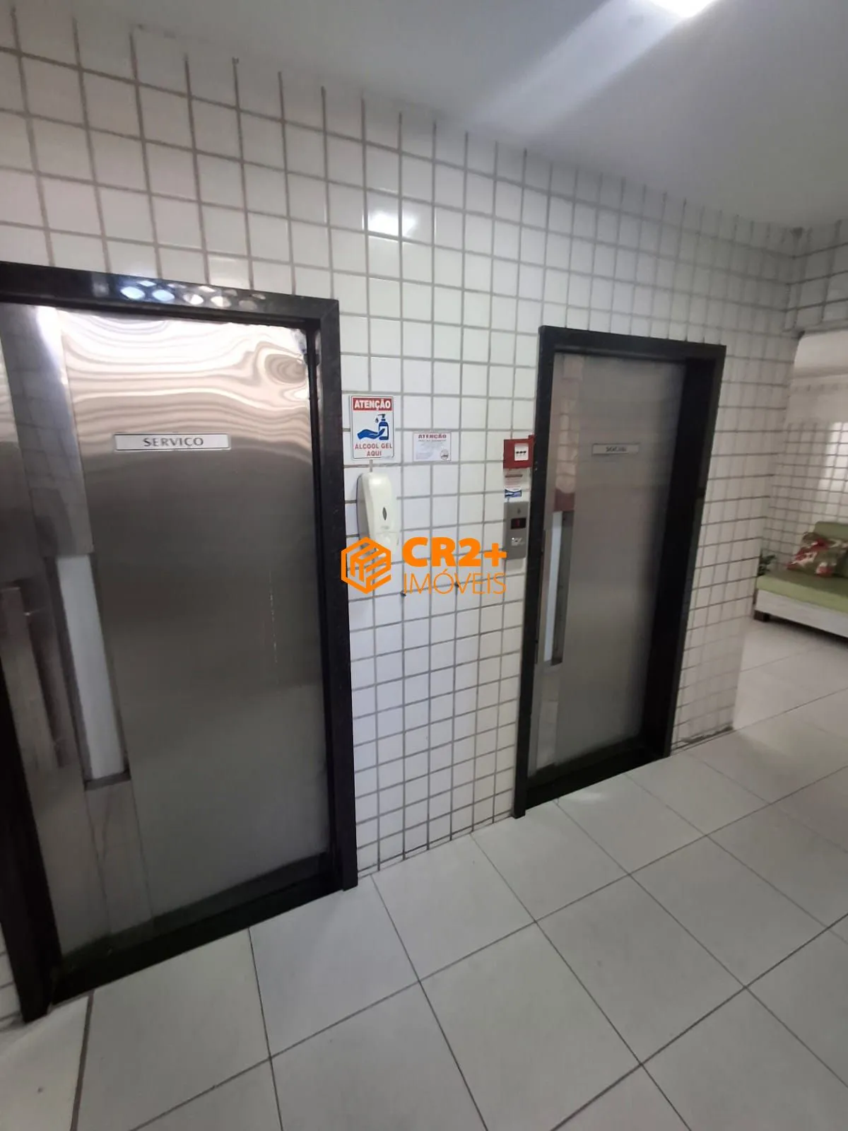 Imagem Vendo Apartamento com 126m² com 3 Quartos sendo 1 Suíte em Candeias.