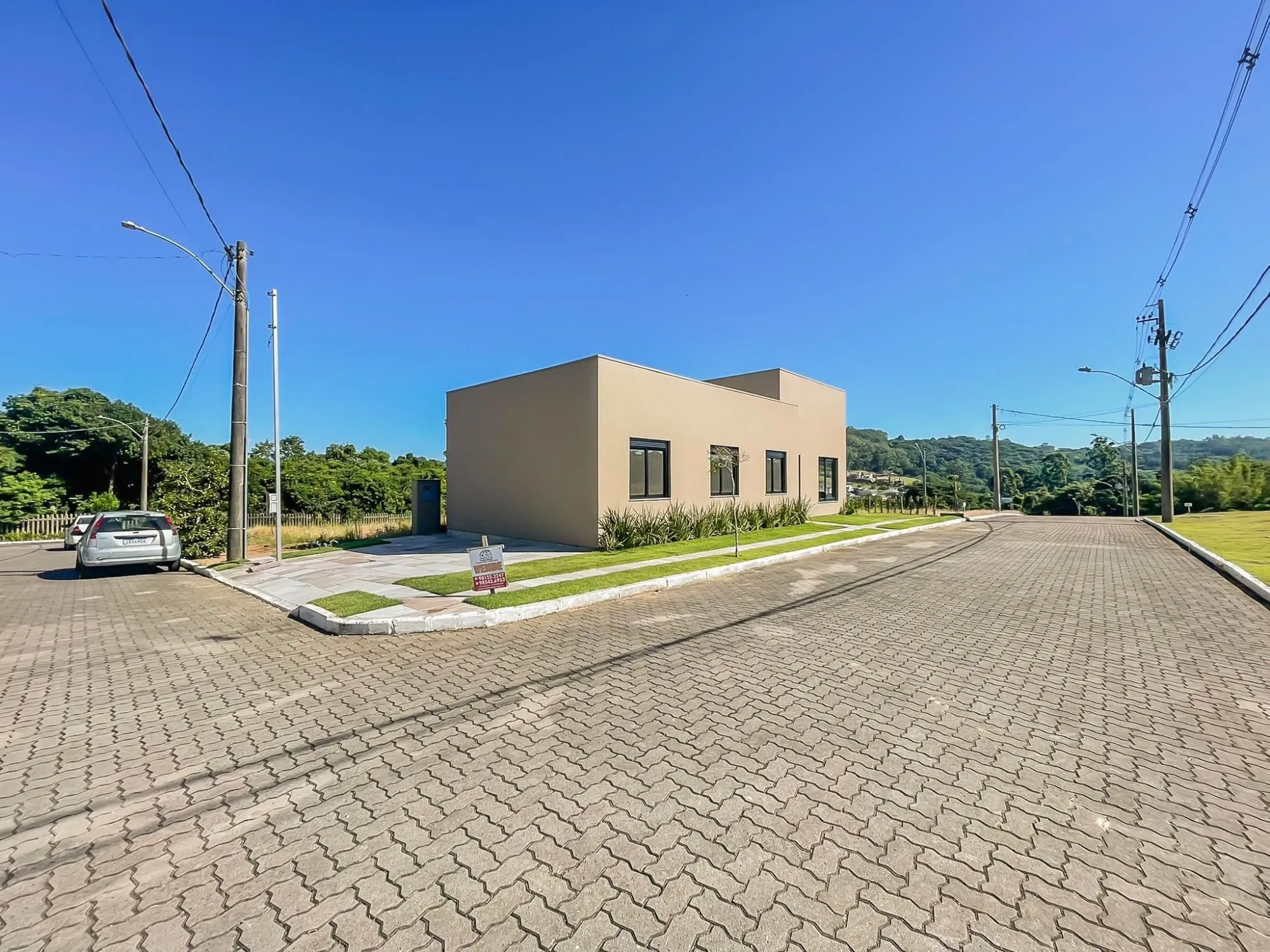 Imagem Casa térrea com 100m² privativo, em condomínio fechado na Estrada Jorge Pereira Nunes