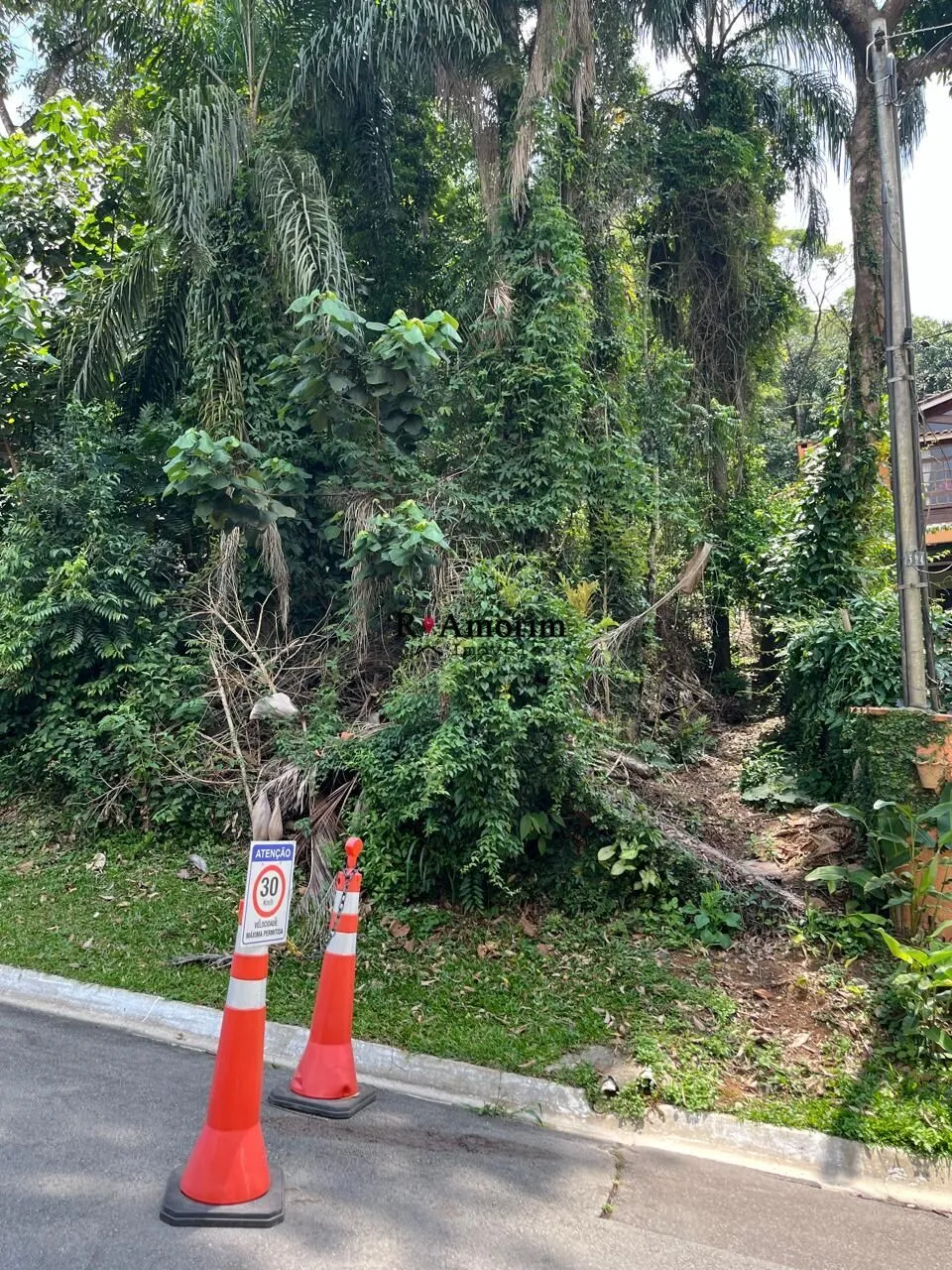 Imagem São Fernando Residência - Terreno a venda no Condomínio São Fernando Residência em Barueri/SP com 712 metros