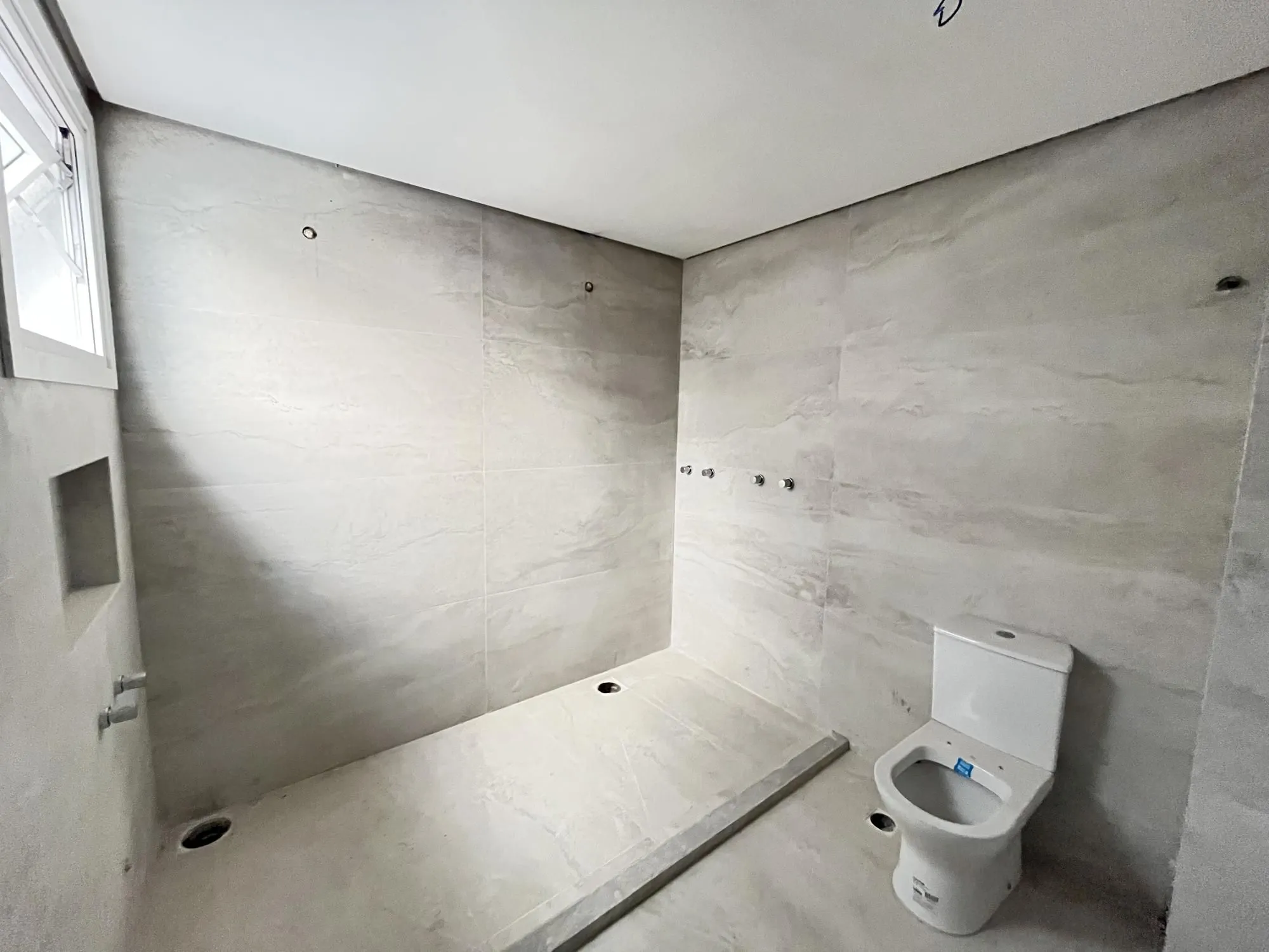 Imagem Apartamento com 3 suítes no bairro São João em Porto Alegre