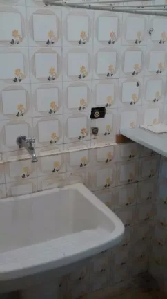 Imagem 2 dormitórios, sala, cozinha, banheiro social, lavanderia e área de serviço . Piscina, quadra de ...