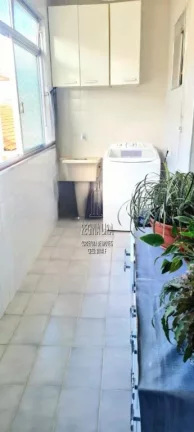 Imagem Imóvel amplo de 3 dormitórios no Embaré em Santos