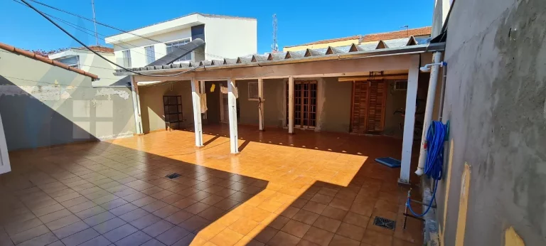 Imagem Casa de 3 dormitórios, 2 banheiros, 4 vagas, com 280m² em Jardim Silvestre, São Bernardo do Campo