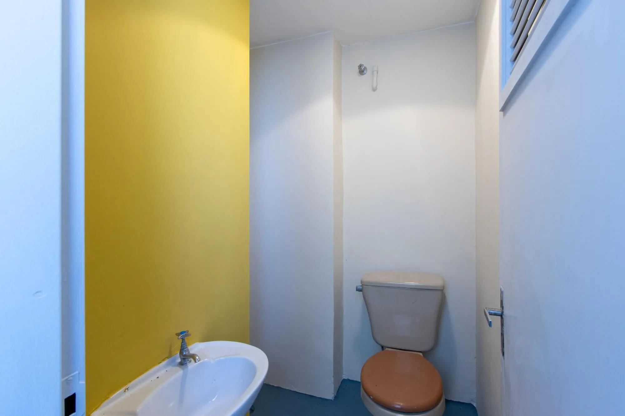 Imagem Apartamento 3 quartos, reformado, condomínio com infraestrutura - Bairro Cristal
