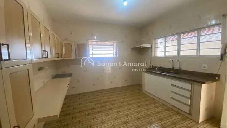 Imagem Casa térrea, com escada para acesso,
bem localizada no bairro Nova Sousas,
terreno de 300 m² e 197...