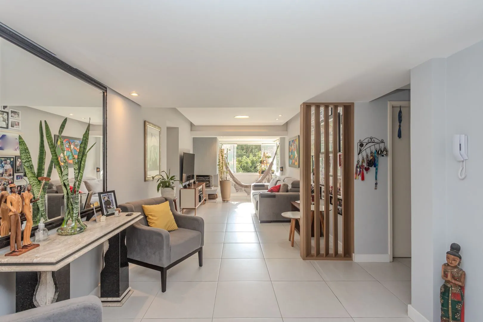 Imagem Apartamento diferenciado no bairro Nonoai de 3 dormitórios 2 vagas e infra