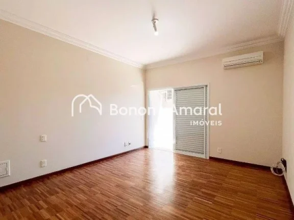 Imagem Sofisticada casa para aluguel no Alphaville Campinas. 
A residência possui uma área construída de...