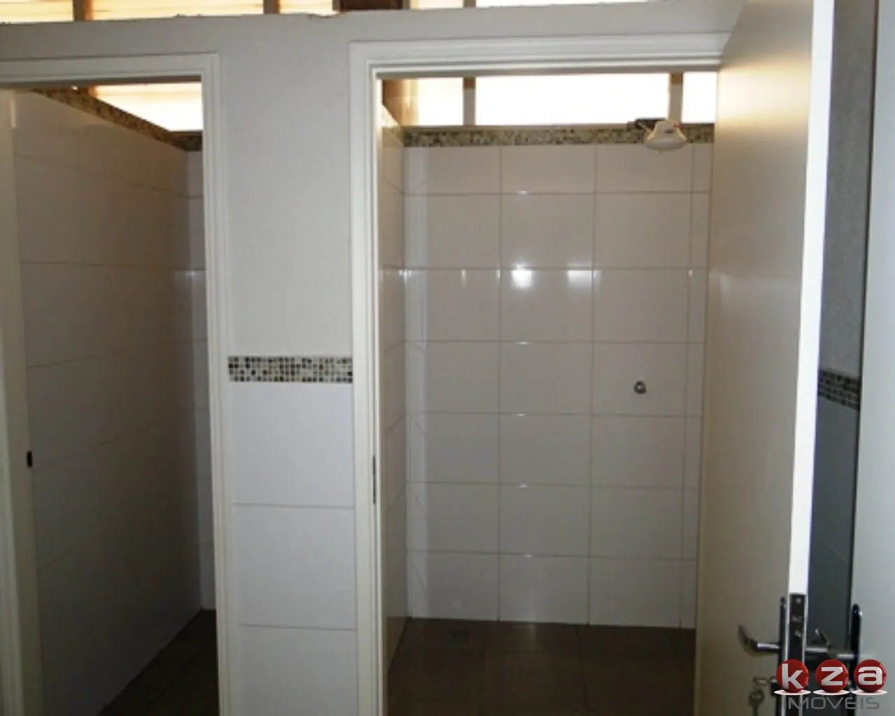 Imagem Galpão Industrial com 6 Salas e 25 Vagas em Valinhos-SP - Oferta Imbatível no Bairro Chácaras São Bento!