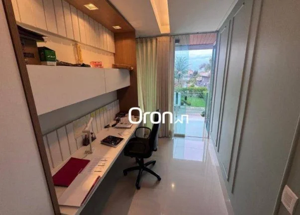 Imagem Sobrado com 3 dormitórios à venda, 338 m² por R$ 2.700.000,00 - Jardins Madri - Goiânia/GO