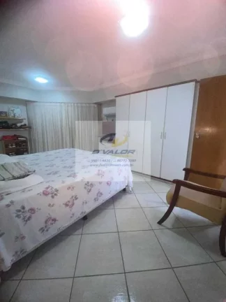 Imagem Vendo Apartamento com 234 m ², 04 Quartos (s/ 02 suíte) 01 Sala de estar c/ varanda ampla e vista para Praia
