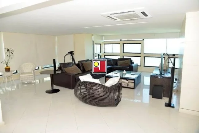 Imagem Vendo AlfaQuality, frontal mar, Praia da Barra, 247m², 3sts, 4 vagas, nascente, alto, segurança, ônibus, clube, tênis, ginásio, piscina, futebol, skat