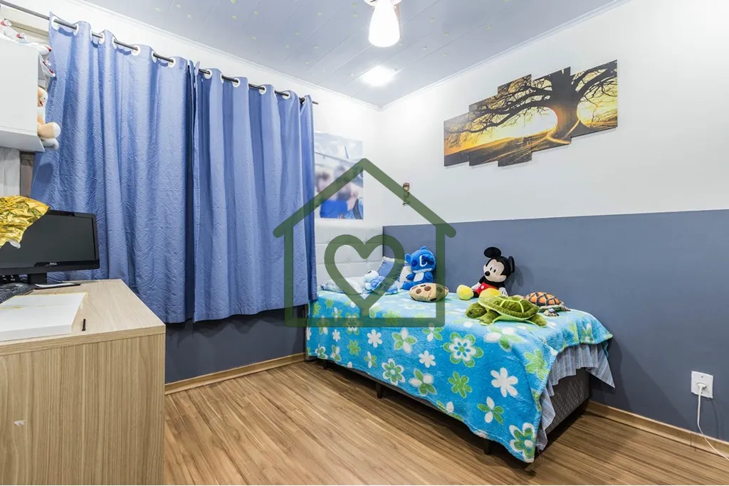 Imagem Casa com 180m2 de área construída em terreno amplo no bairro Parque Santa Fé, Porto Alegre, com 3...