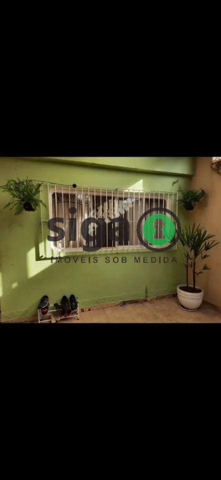 Foto do imóvel Sobrado com Quintal Amplo e IPTU Isento em Localização Estratégica.