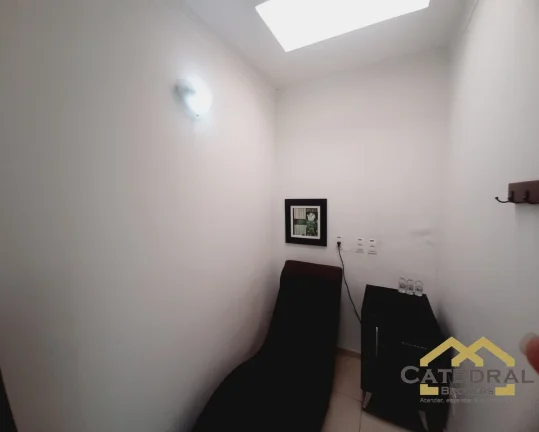Imagem Casa comercial térrea à Venda para fins comerciais no Jardim Cica em Jundiaí/SP