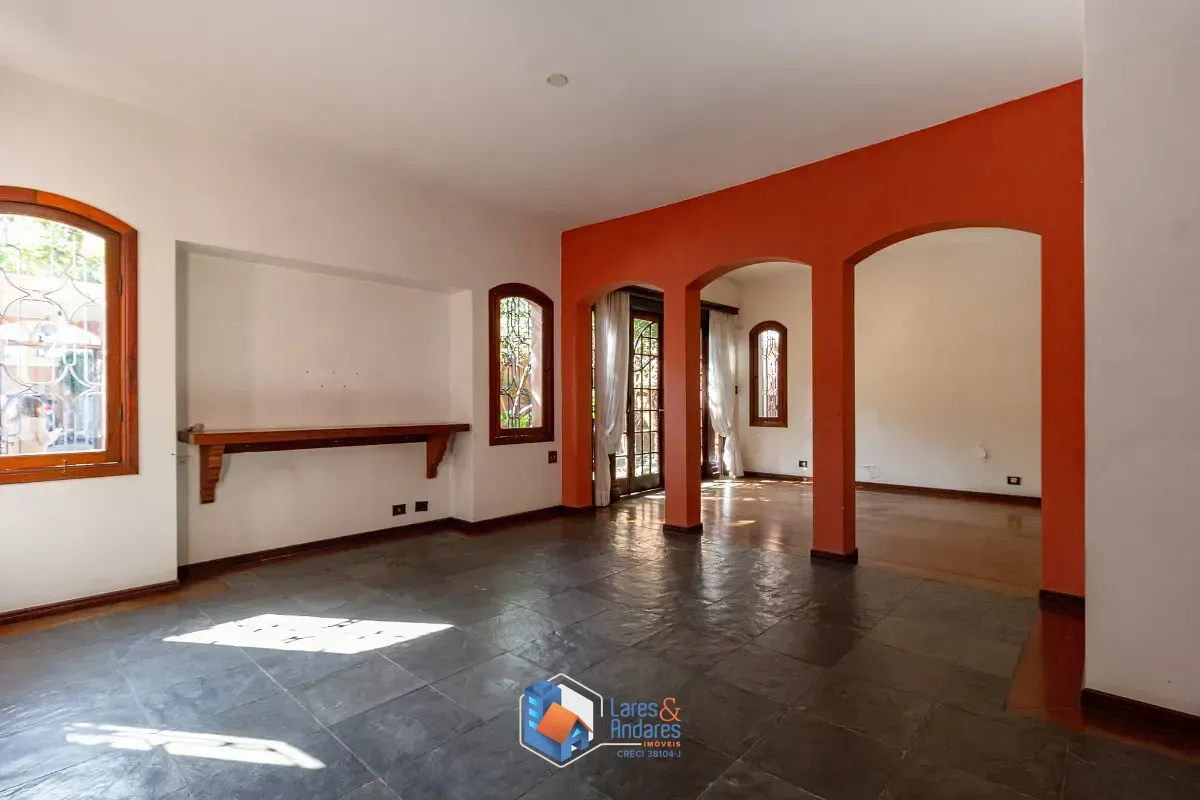 Imagem Sobrado para venda em Sumaré com 3 quartos, sendo 3 suítes, 280m²