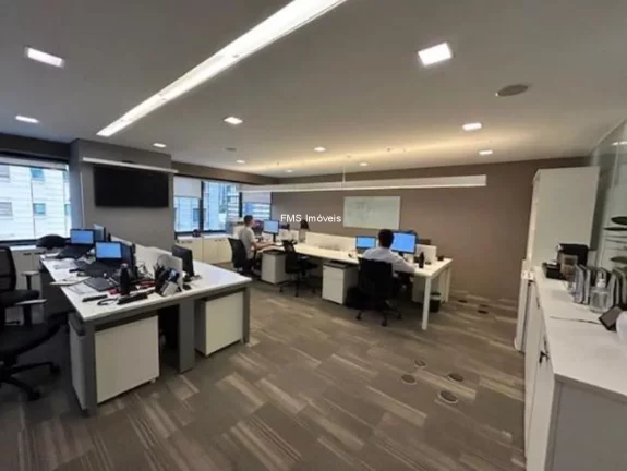 Foto do imóvel Conjunto Comercial à Venda em São Paulo-SP, Itaim Bibi: 5 Vagas de Garagem e 142m² de Área