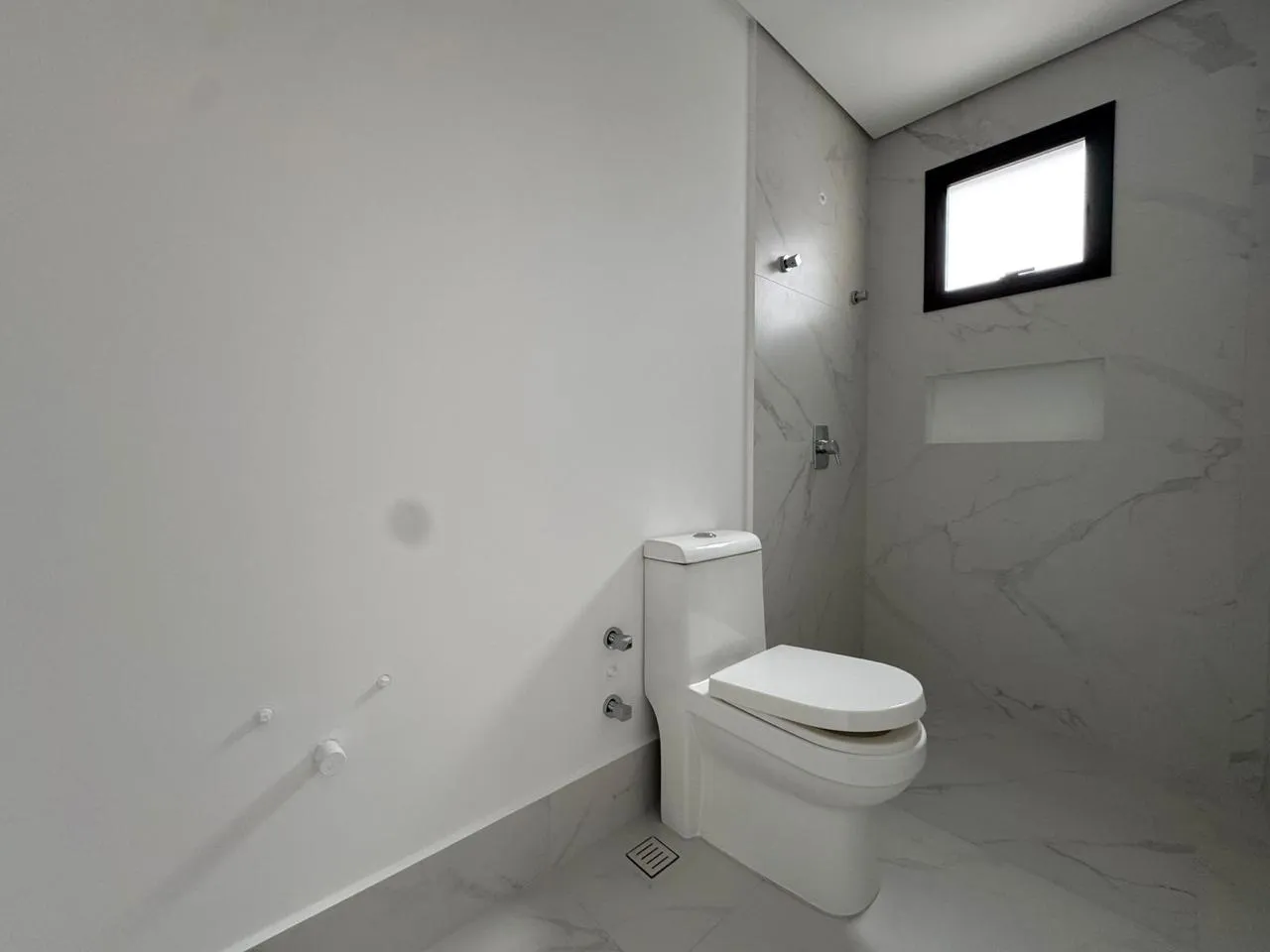 Imagem Apartamento com vista para o mar à venda com 210m2 por R$ 4.400.000,00