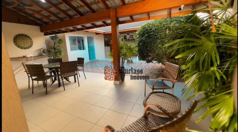 Imagem Sobrado com 4 dormitórios à venda, 246 m² por R$ 1.000.000,00 - Jardim Aruan - Caraguatatuba/SP