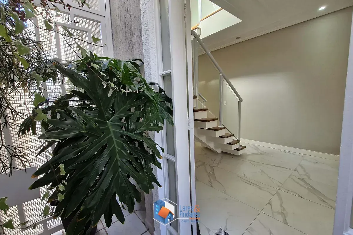 Imagem Sobrado para venda em Tucuruvi com 3 quartos, sendo 3 suítes, 234m²