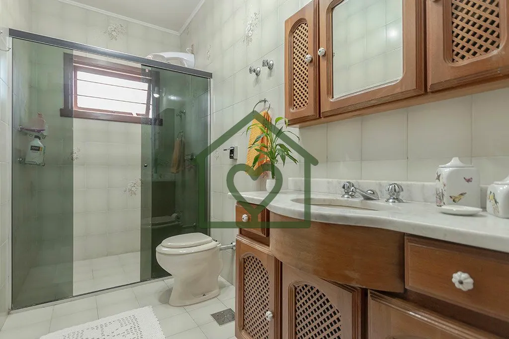 Imagem CASA DE 360m², COM 2 ANDARES, PISCINA, AMPLO ESPAÇO EXTERNO, VARANDA GOURMET, 3 DORMITÓRIOS, 4 BA...