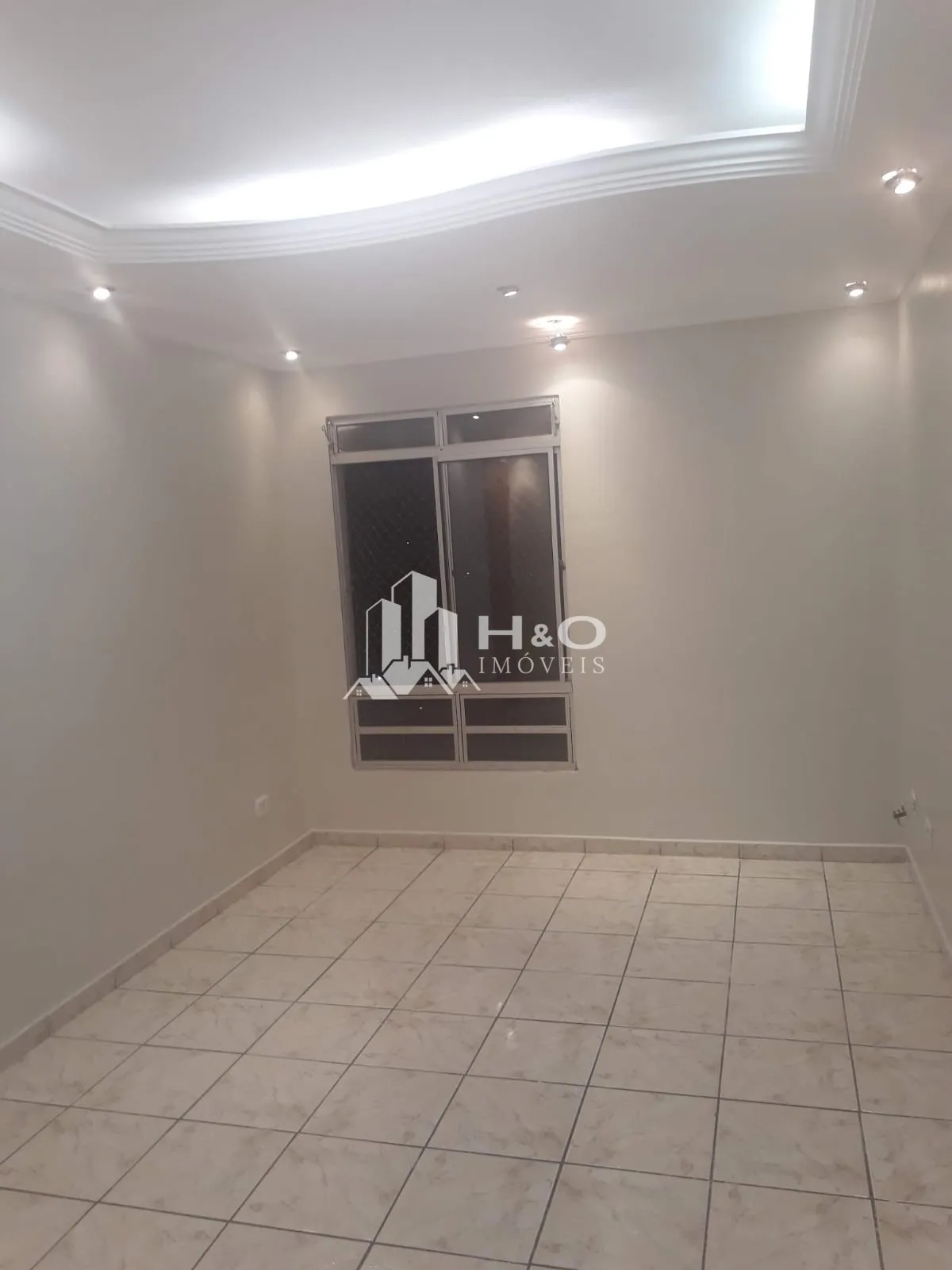 Imagem Apartamento no Jardim Nélia | 2 Dormitórios, Vaga e Sacada