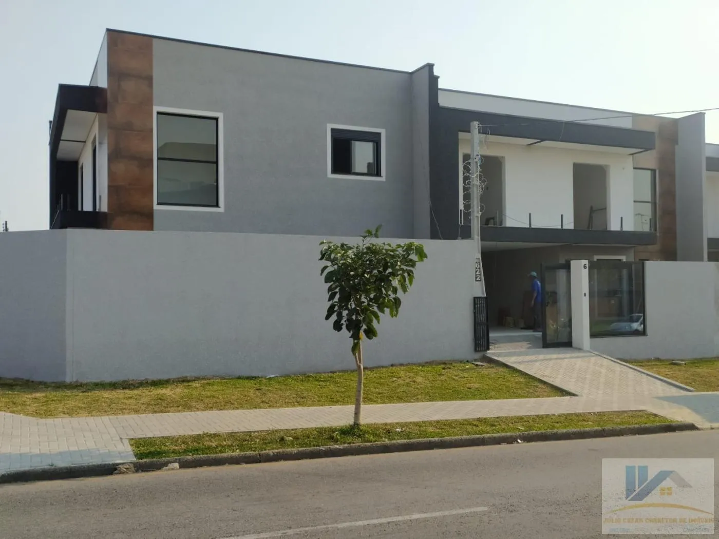 Imagem Sobrado para Venda em São José dos Pinhais, Cruzeiro, 3 dormitórios, 1 suíte, 2 banheiros, 1 vaga
