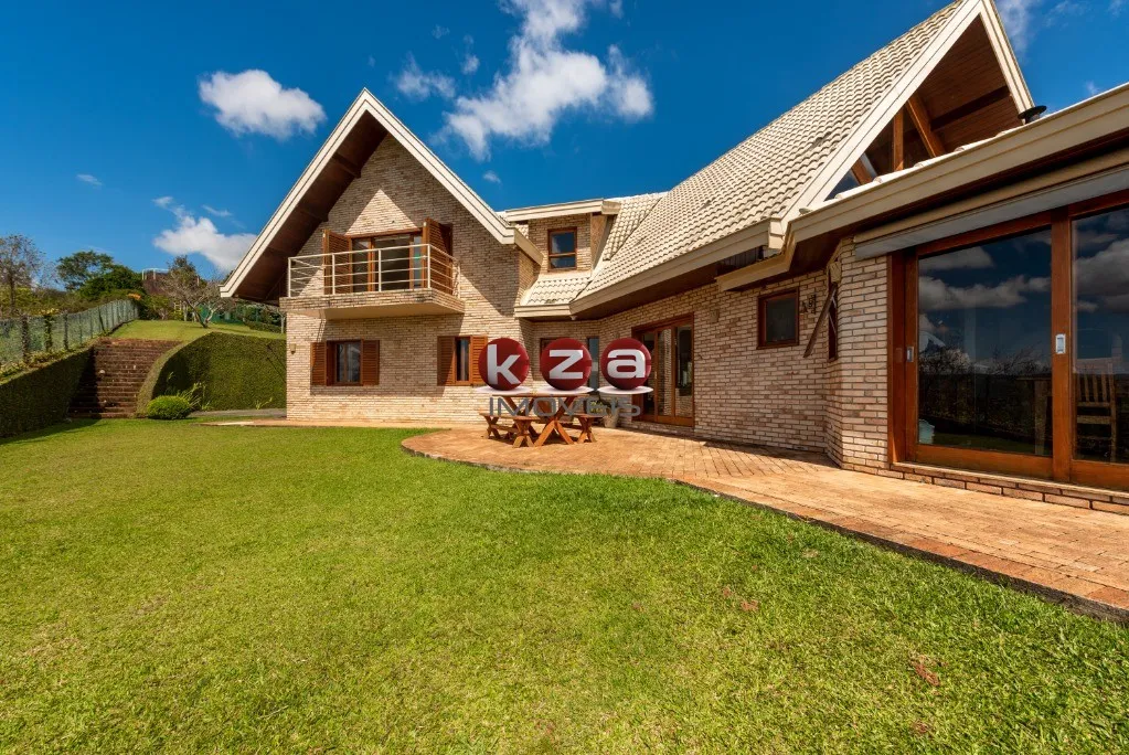 Imagem Espetacular Mansão de Luxo no Condomínio Florestal Clube em Campos do Jordão - 5 Quartos, 5 Suítes, 3 Salas, 7 Banheiros, 13 Vagas - 655m²