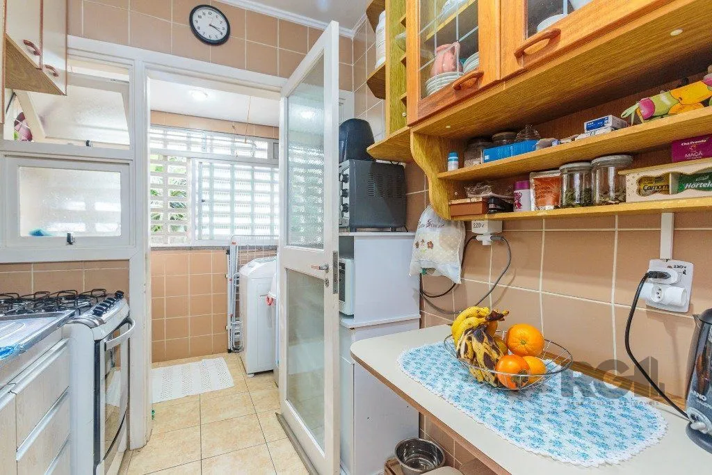 Imagem Apartamento 2 dormitórios com 1 vaga no bairro Teresópolis em Porto Alegre