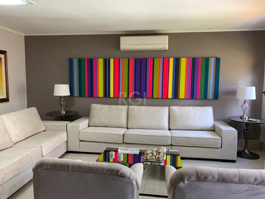 Imagem Casa para Venda - 323m², 4 dormitórios, sendo 2 suites, 3 vagas - Jardim Itu